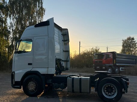 2004 Volvo FH, белый, 3500000 рублей, вид 5