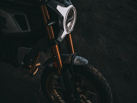 2022 CFMoto 700CL-X Heritage, серебристый, 690000 рублей, вид 4