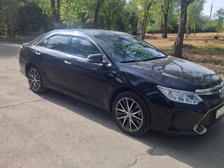 2015 Toyota Camry VII (XV50) Рестайлинг, чёрный, 2450000 рублей, вид 2