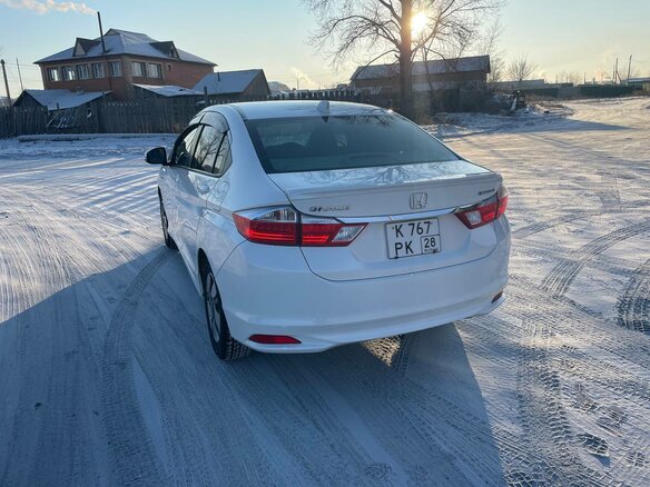 2017 Honda Grace I, белый, 1100000 рублей - вид 6