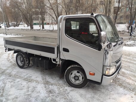 2015 Hino Series 300 (Dutro), серебристый, 3120000 рублей, вид 3
