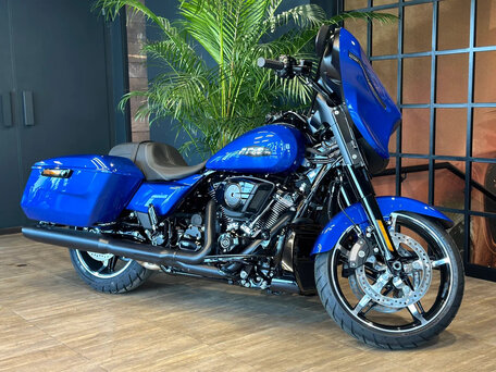 2024 Harley-Davidson Street Glide, синий, 3750000 рублей, вид 2
