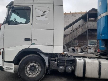 2006 Volvo FH, белый, 4500000 рублей, вид 4