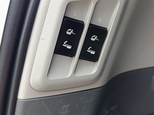 2010 Toyota Land Cruiser Prado 150 Series, белый, 2600000 рублей - вид 22