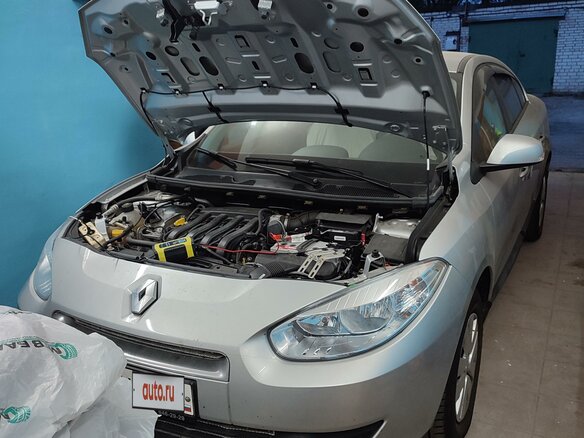 2012 Renault Fluence I, серебристый, 1800000 рублей - вид 1