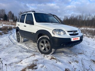 2016 Chevrolet Niva I Рестайлинг, белый, 690000 рублей, вид 2