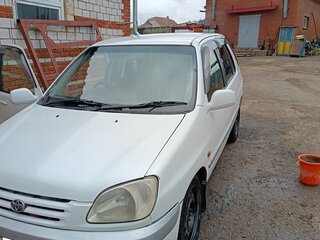 2001 Toyota Raum I, белый, 350000 рублей, вид 1