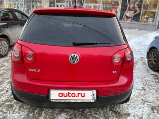 2006 Volkswagen Golf V, красный, 675000 рублей, вид 5