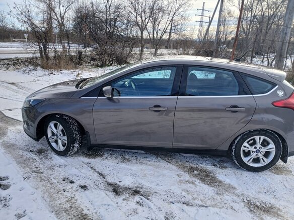 2011 Ford Focus III, коричневый, 1000000 рублей - вид 3