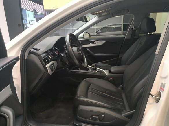 2020 Audi A4 35 TFSI V (B9) Рестайлинг, белый, 2650000 рублей - вид 22