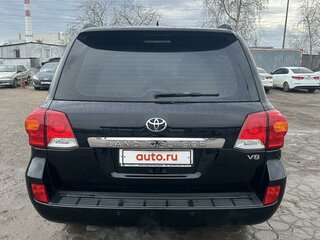 2015 Toyota Land Cruiser 200 Series Рестайлинг 1, чёрный, 4300000 рублей, вид 4