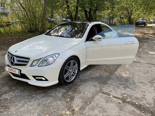 2009 Mercedes-Benz E-Класс 350 IV (W212, S212, C207), белый, 1350000 рублей, вид 1