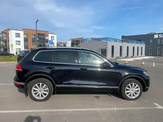 2014 Volkswagen Touareg II Рестайлинг, чёрный, 1950000 рублей, вид 4