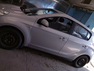 2009 Hyundai i20 I, серебристый, 750000 рублей, вид 2