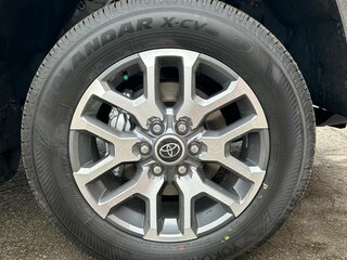 2024 Toyota Tundra CrewMax III, коричневый, 10018767 рублей, вид 3