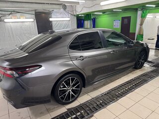 2020 Toyota Camry US Market VIII (XV70), серый, 2450000 рублей, вид 3