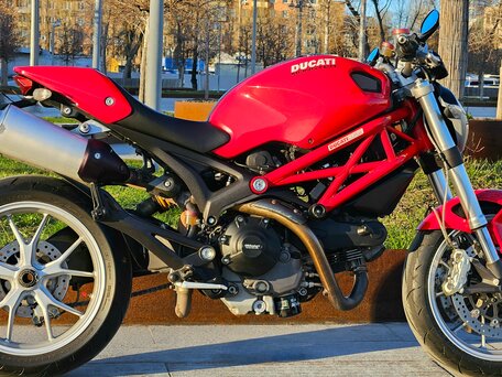 2009 Ducati Monster 1100, красный, 415000 рублей, вид 1