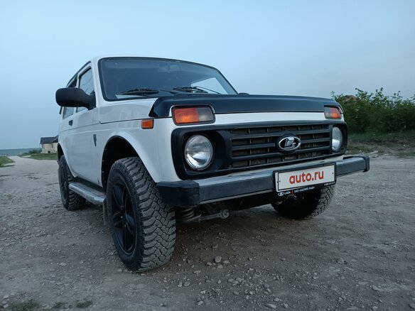 2010 Lada (ВАЗ) 2121 (4x4) I Рестайлинг, белый, 715000 рублей - вид 6