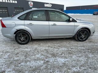 2010 Ford Focus II Рестайлинг, серебристый, 450000 рублей, вид 2