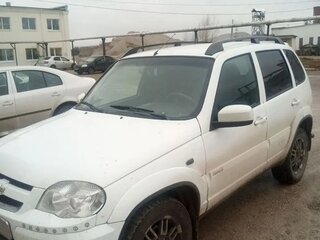 2013 Chevrolet Niva I Рестайлинг, белый, 420000 рублей, вид 1