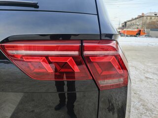 2021 Volkswagen Tiguan II Рестайлинг, чёрный, 2999000 рублей, вид 5