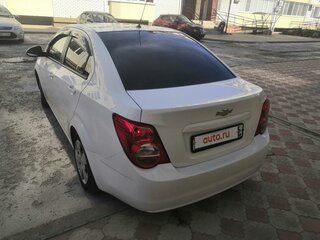 2014 Chevrolet Aveo II, белый, 765000 рублей, вид 4