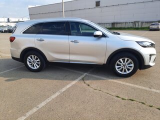 2018 Kia Sorento III Prime Рестайлинг, серебристый, 2650000 рублей, вид 4