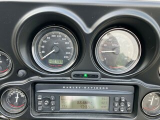2009 Harley-Davidson Electra Glide, чёрный, 925000 рублей, вид 5