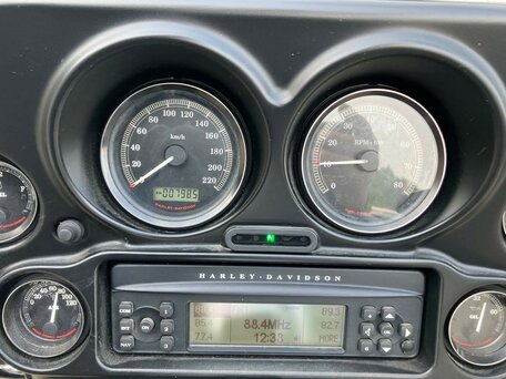 2009 Harley-Davidson Electra Glide, чёрный, 925000 рублей, вид 5