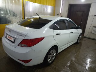 2015 Hyundai Solaris I Рестайлинг, белый, 730000 рублей, вид 2