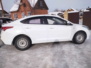 2018 Hyundai Solaris II, белый, 1300000 рублей, вид 3
