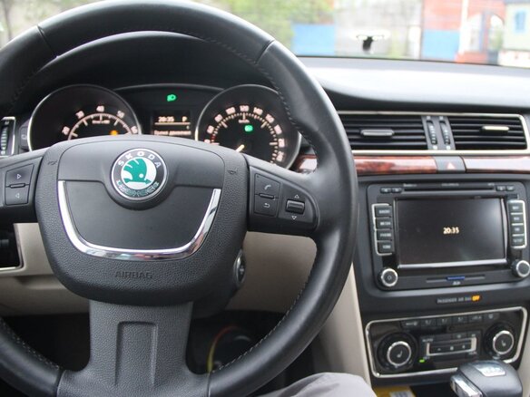 2012 Skoda Superb, белый - вид 5