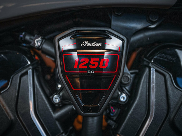 2025 Indian Scout, белый - вид 15