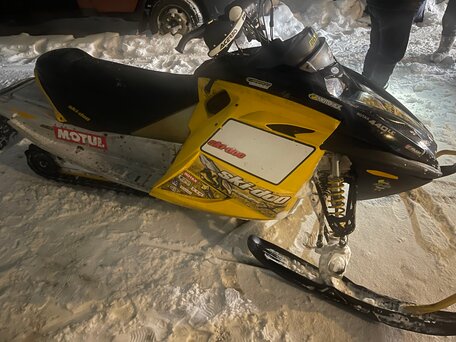 2005 BRP Ski-Doo MXZ X-racing 440, жёлтый, 350000 рублей, вид 3