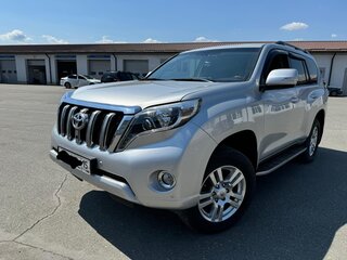 2013 Toyota Land Cruiser Prado 5-speed 150 Series Рестайлинг 1, серебристый, 3500000 рублей, вид 2