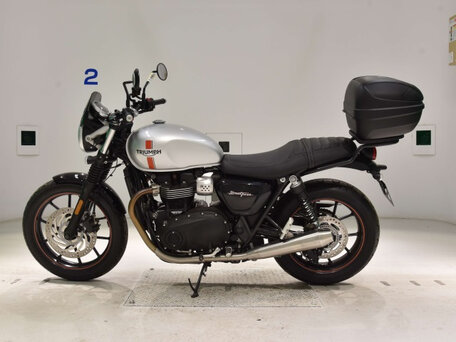 2017 Triumph Street Twin, чёрный, 850000 рублей, вид 3