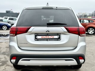 2020 Mitsubishi Outlander III Рестайлинг 3, серебристый, 2165073 рублей, вид 3