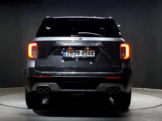 2022 Ford Explorer VI, серый, 8020689 рублей, вид 4