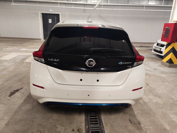 2019 Nissan Leaf II (ZE1), белый, 1900000 рублей - вид 5