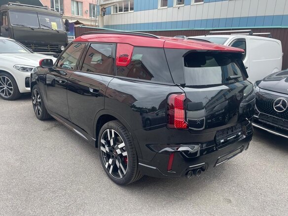 2024 Mini Countryman JCW John Cooper Works III, чёрный, 6350000 рублей