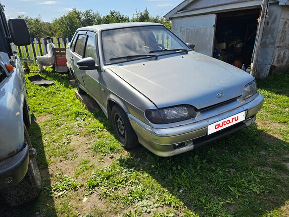2002 Lada (ВАЗ) 2115, серебристый, 42000 рублей