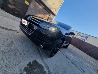 2011 Volkswagen Touareg II, чёрный, 2190000 рублей, вид 1