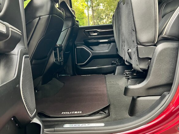 2019 Ram 1500 Quad Cab V, красный, 5900000 рублей - вид 15