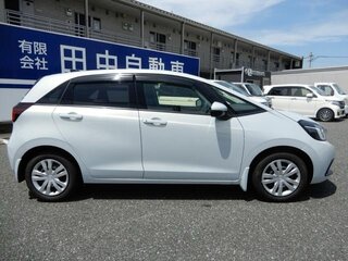 2021 Honda Fit IV, белый, 1000000 рублей, вид 3