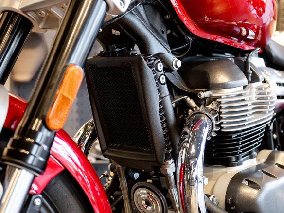 2026 Royal Enfield Super Meteor, пурпурный, 792000 рублей - вид 29