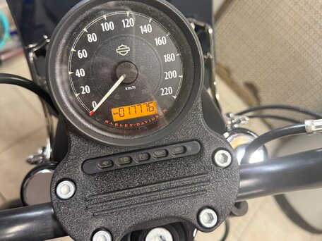 2015 Harley-Davidson Sportster 883, чёрный, 750000 рублей, вид 5