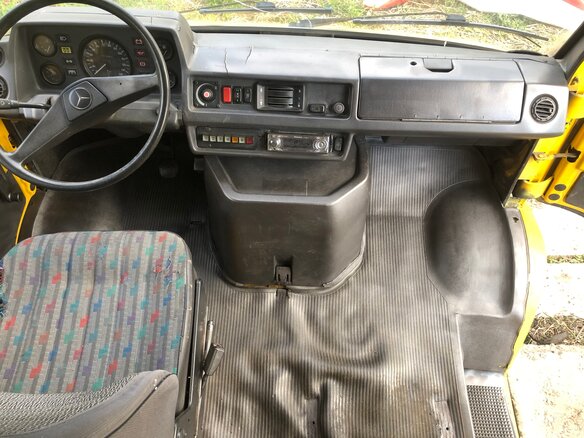 1995 Mercedes-Benz T1, жёлтый, 1000000 рублей - вид 12