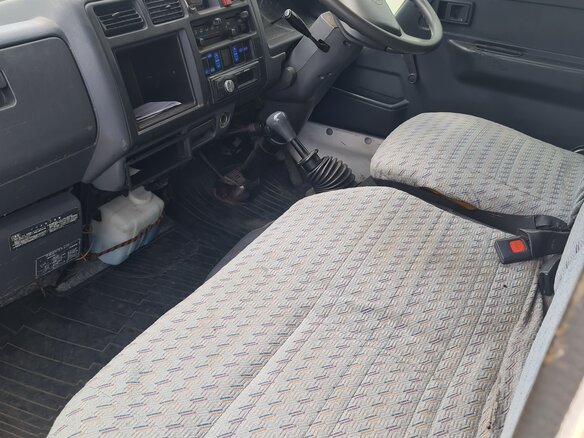 1999 Toyota Dyna, белый, 580000 рублей - вид 2