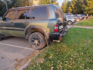 2000 Nissan Patrol V (Y61), зелёный, 810000 рублей, вид 1
