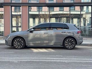 2022 Volkswagen Golf VIII, серый, 1910000 рублей, вид 4